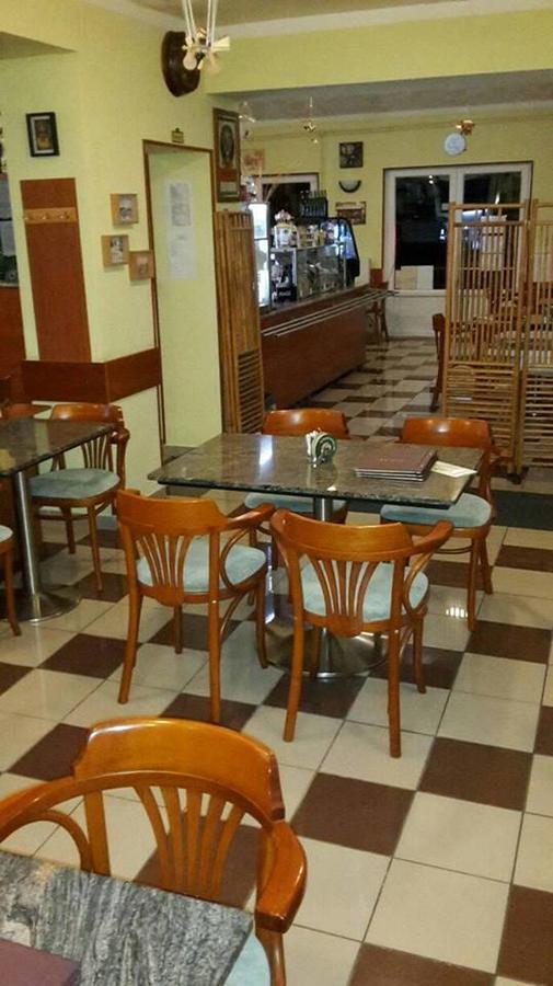 Mezőkövesd Grill Terasz Etterem Es Szallashely מראה חיצוני תמונה