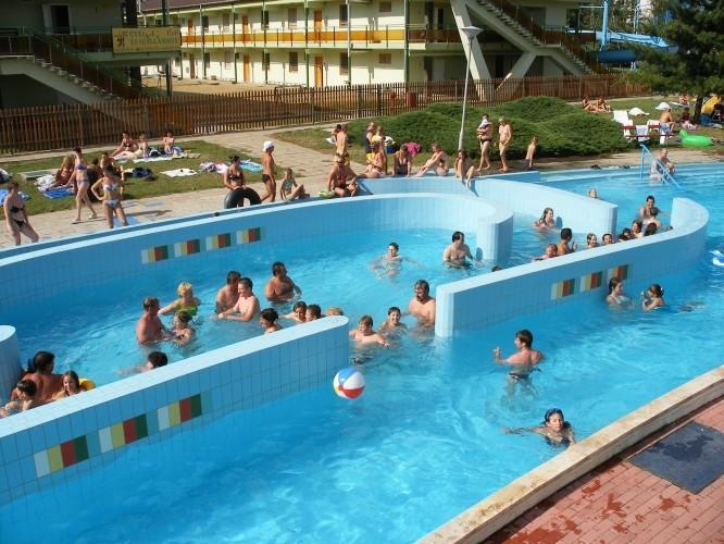 Mezőkövesd Grill Terasz Etterem Es Szallashely מראה חיצוני תמונה
