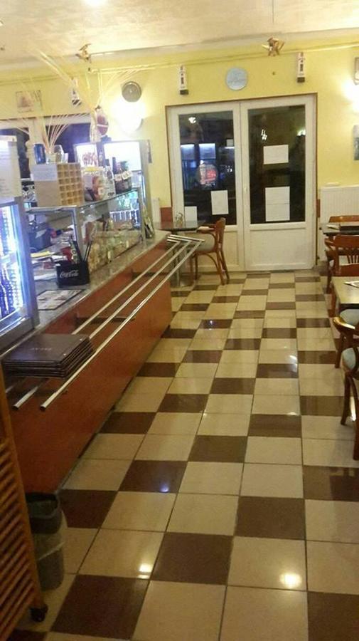 Mezőkövesd Grill Terasz Etterem Es Szallashely מראה חיצוני תמונה