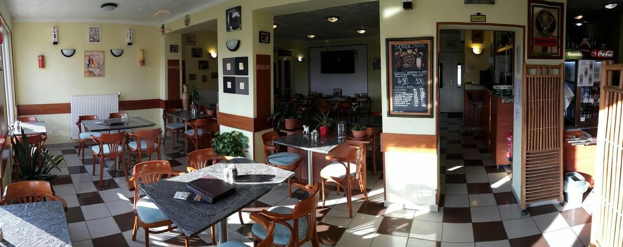 Mezőkövesd Grill Terasz Etterem Es Szallashely מראה חיצוני תמונה