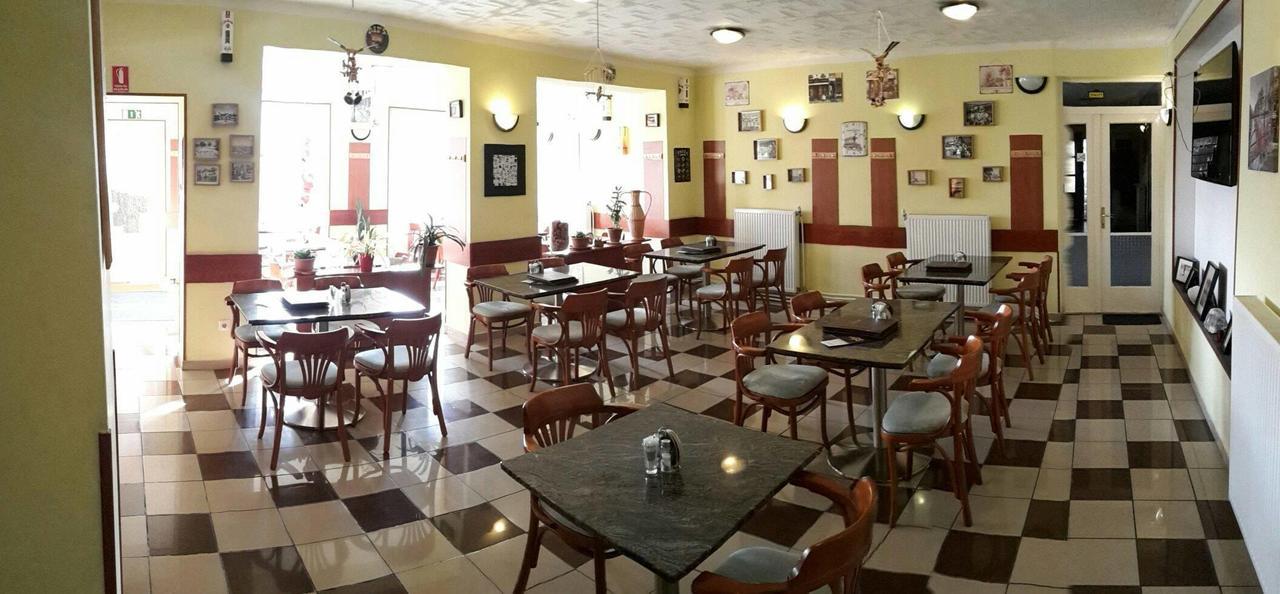 Mezőkövesd Grill Terasz Etterem Es Szallashely מראה חיצוני תמונה