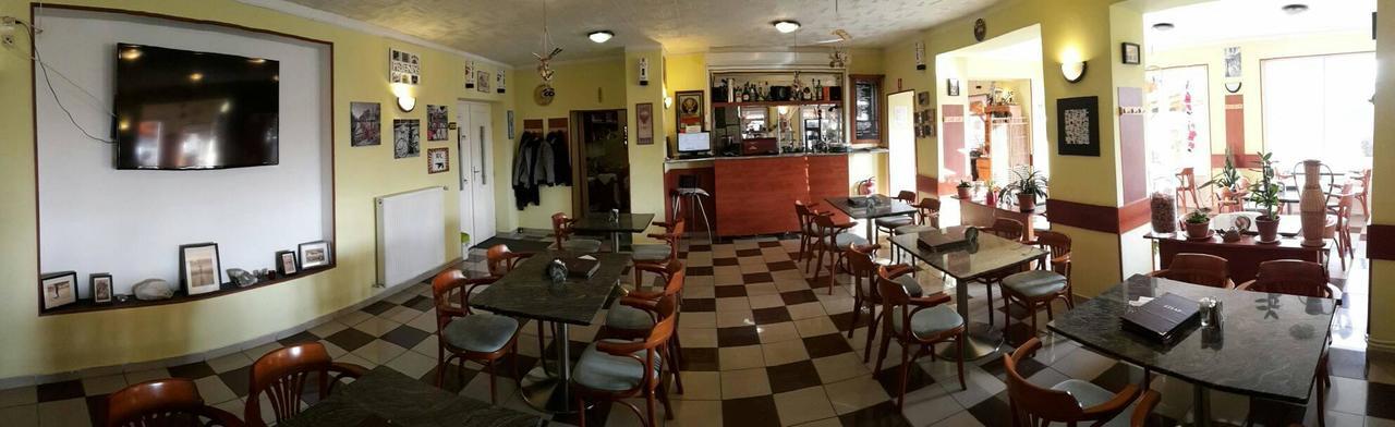 Mezőkövesd Grill Terasz Etterem Es Szallashely מראה חיצוני תמונה
